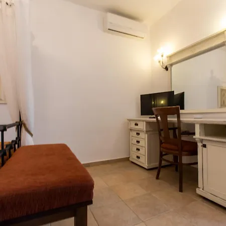 Hotel Plaza Plaka (Naxos)