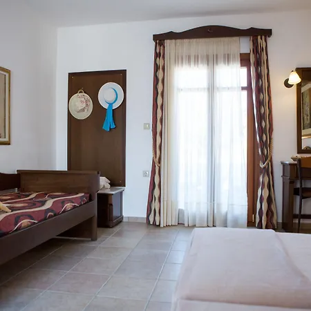 Plaza Hotel Plaka (Naxos)