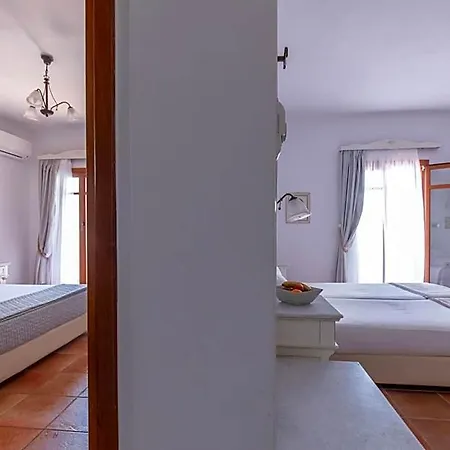 Plaza Ξενοδοχείο 3*