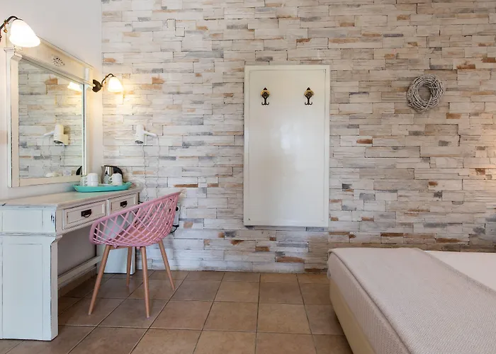 普拉萨海滩酒店 3* Pláka