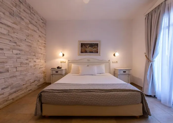 普拉萨海滩酒店 3* Pláka