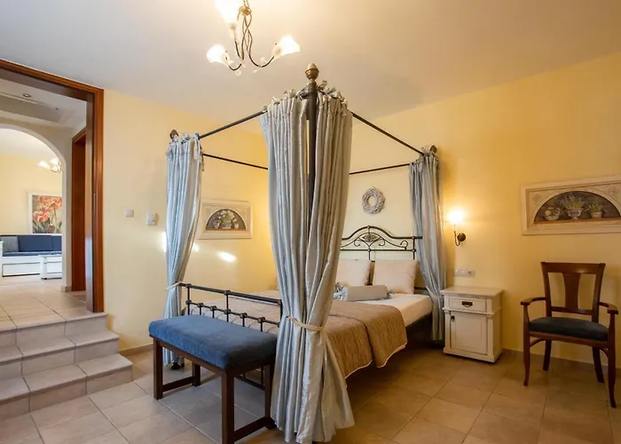 普拉萨海滩酒店 3* Pláka